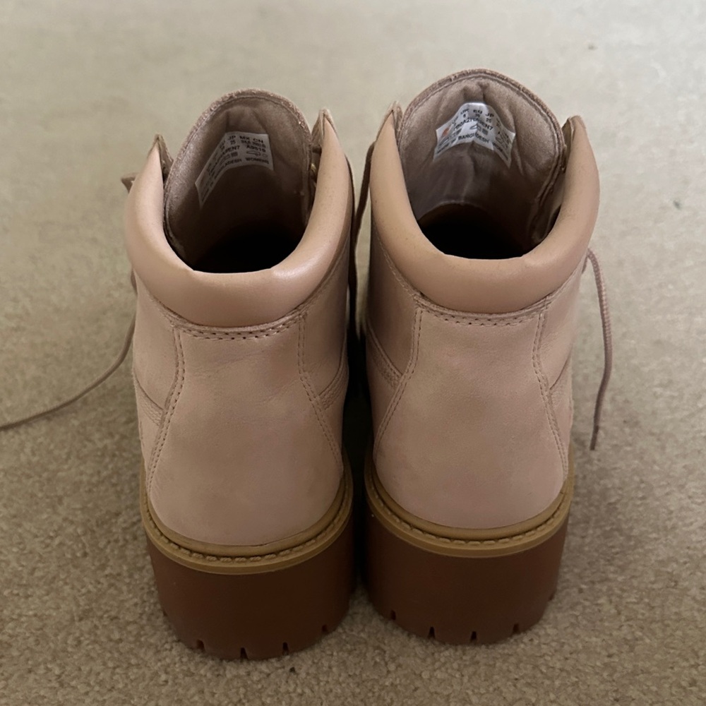 Timberland Blush Pink Platform Lug Boots Women’s size 8 - Picture 3 of 9